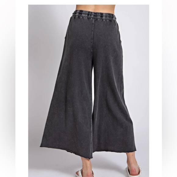 ✨LAST ONE✨Acid Washed French Terry Palazzo Pants - Picture 3 of 4